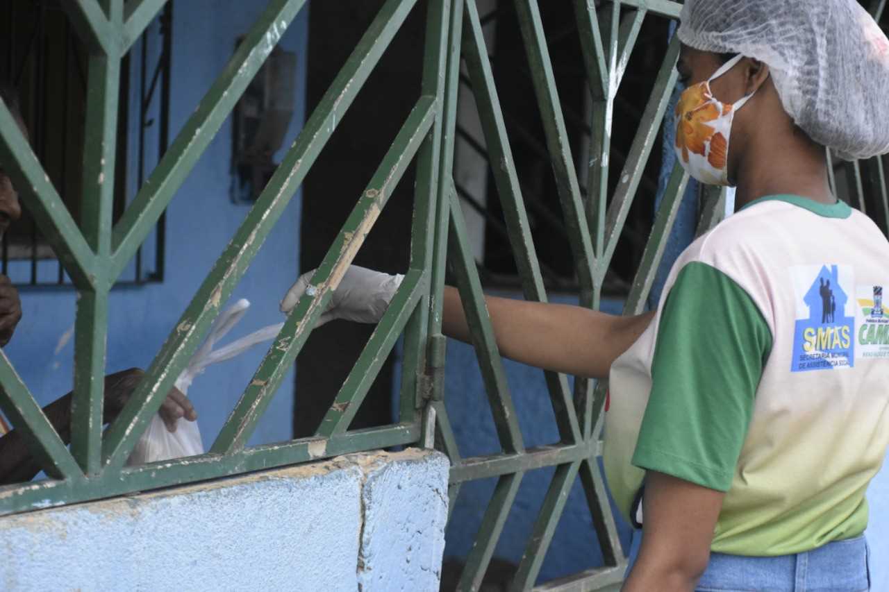 Camacã: Doações de alimentos e máscaras ajudam afetados pela pandemia em Leoventura